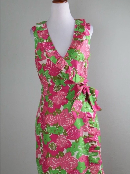 Vineyard Vines Dresses & Skirts - Vineyard Vines Pink and Green Floral Wrap Midi Dress